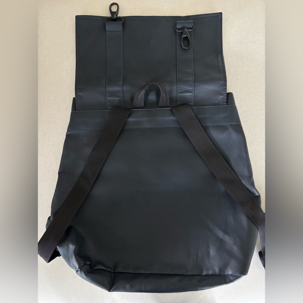 RAINS MSN waterproof backpack messenger bag 💦 navy - Picture 11 of 12